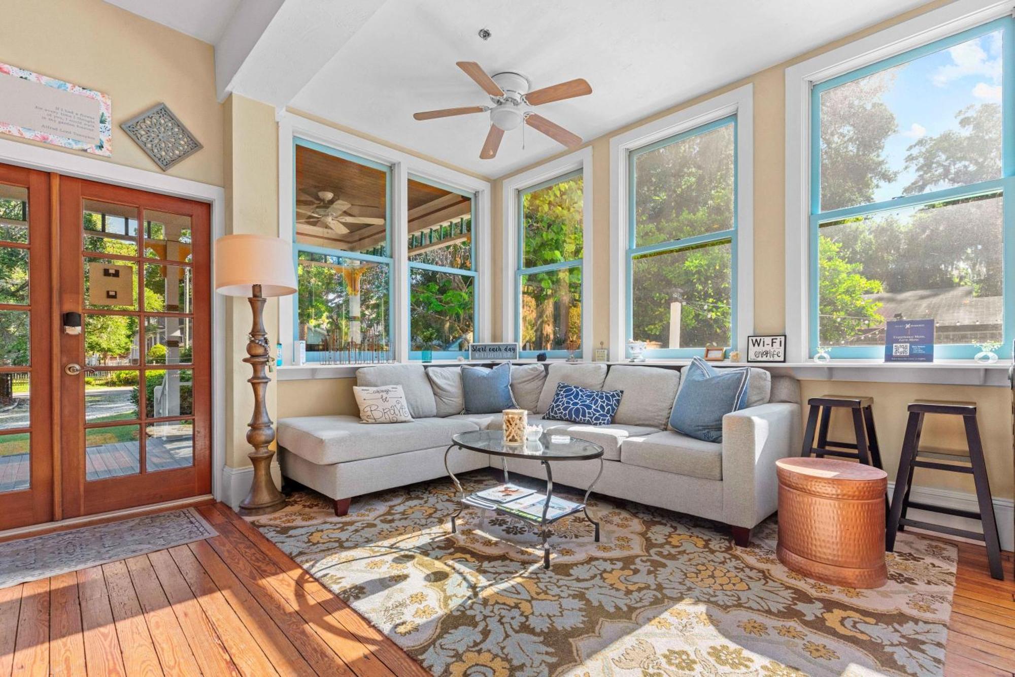 Savannah Suite Гейнсвил Екстериор снимка